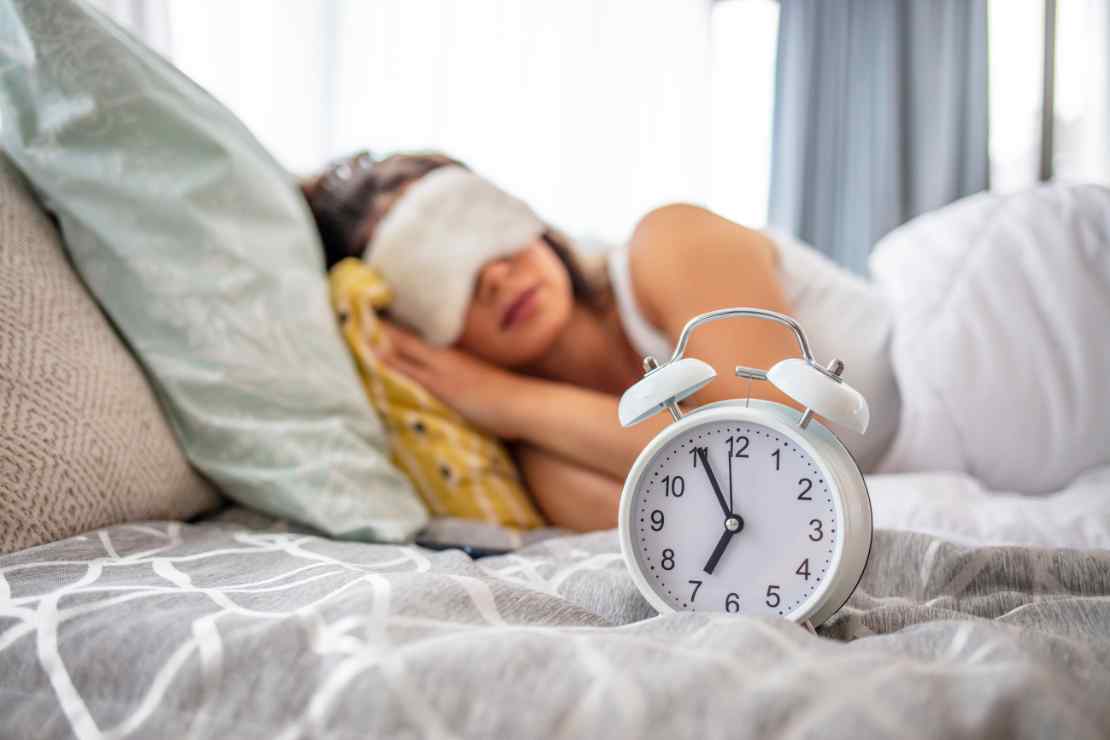 Sleep Paralysis vs. Lucid Dreaming Sleep Paralysis vs. Lucid Dreaming